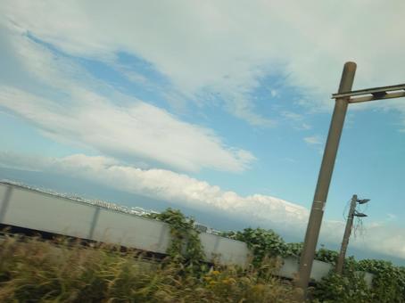 車窓からみた空 車窓からみた空の写真