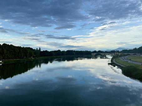 南仏 アヴィニョン橋とローヌ川 南仏 アヴィニョン橋とローヌ川の写真