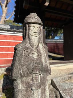 Statue at Taimadera Temple, JPG Statue at Taimadera Temple, JPG