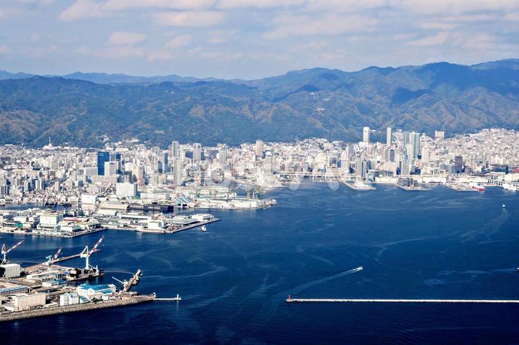 神戸の中心部と周辺の空撮 神戸,三宮,六甲山地の写真素材