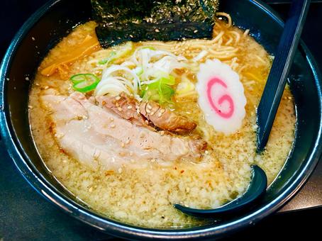 醤油ラーメン ラーメン,醤油ラーメン,なるとの写真素材