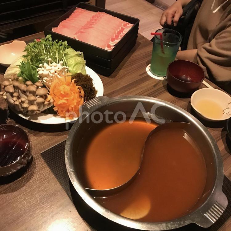 しゃぶしゃぶ　イメージ（豚ロース） しゃぶしゃぶ,ロース,野菜の写真素材