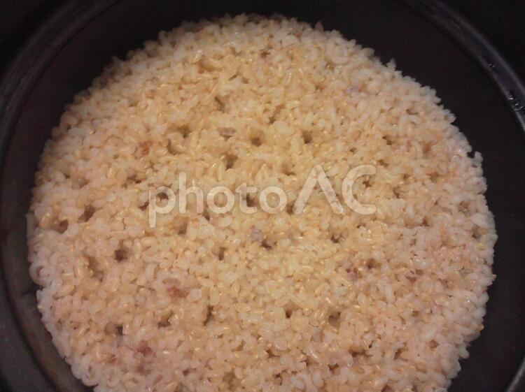 炊き上がった玄米 おいしい,カニの穴,ダイエットの写真素材