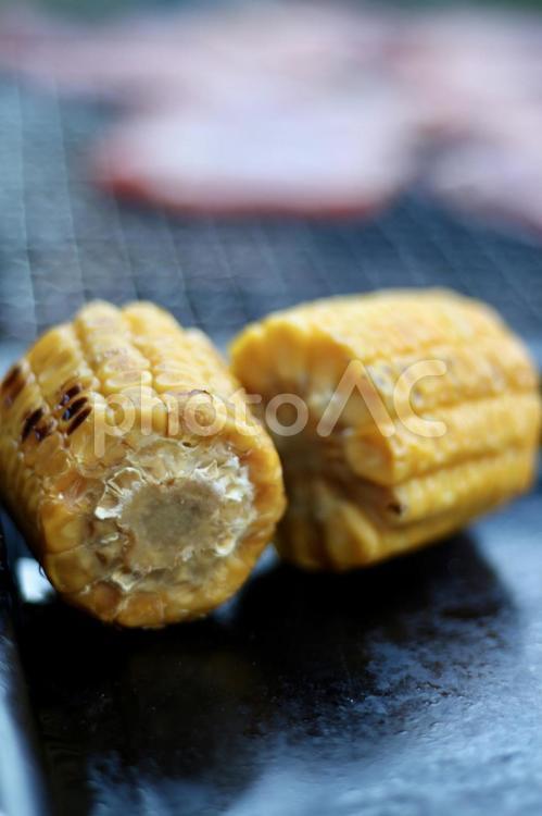 焼きとうもろこし バーベキュー,玉蜀黍,焼きもろこしの写真素材