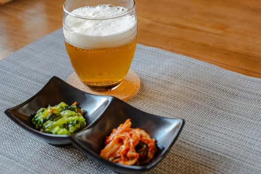 ビールとおつまみ晩酌 ビールとおつまみ晩酌 晩酌,ビール,グラスビールの写真素材