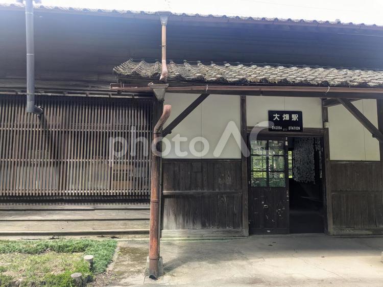 JR肥薩線・大畑駅の駅舎外観 熊本,熊本県,人吉の写真素材