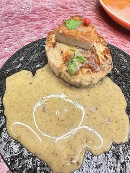 フォアグラ ハンバーグ フォアグラ ハンバーグの写真