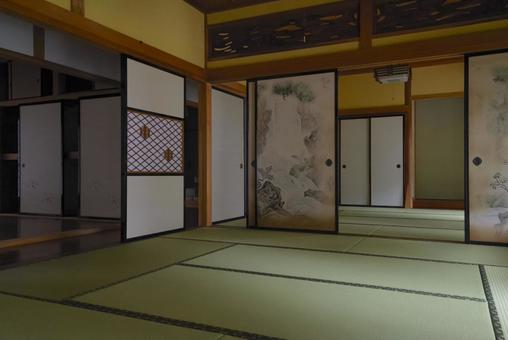 日本家屋の畳敷き和室と美しい障子 和室,日本家屋,畳の写真素材