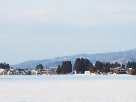 晴れた雪国の朝 晴れた雪国の朝の写真