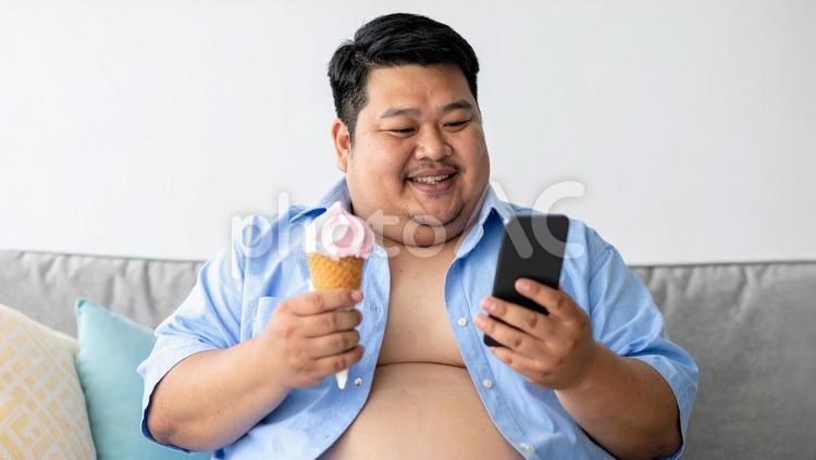 ぽっちゃりアイスデバイス日本人2 男性,肥満,アイスの写真素材