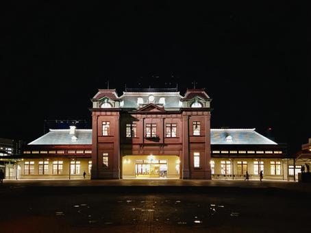 夜のライトアップされた門司港駅 夜のライトアップされた門司港駅 門司港,港,駅の写真素材