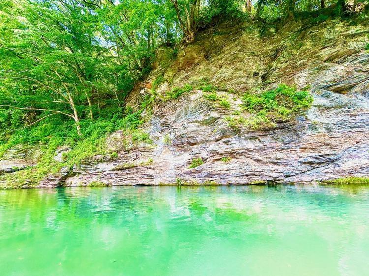 長瀞の荒川と岩と大自然の写真素材4 荒川,岩,川の写真素材