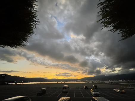 夕暮れ 夕暮れ,諏訪湖,風景の写真素材