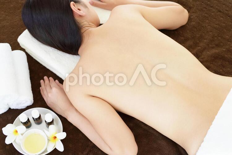 エステサロンで寛ぐ女性 ボディケア,女性,女の写真素材