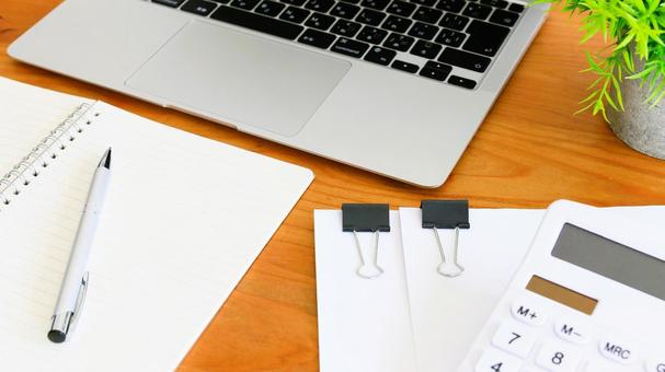 ビジネスイメージ 書類作成 デスクワーク ビジネスイメージ 書類作成 デスクワーク ビジネスイメージ,デスクワーク,書類作成の写真素材
