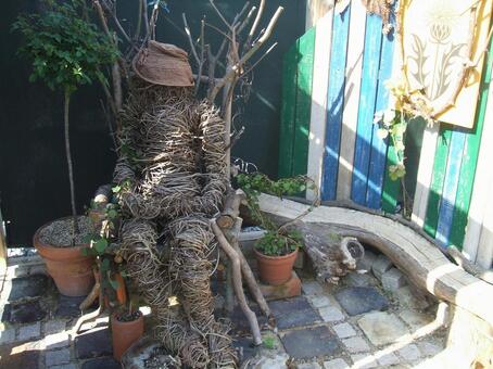 ツタでできた人形 ツタ,人形,植物人間の写真素材