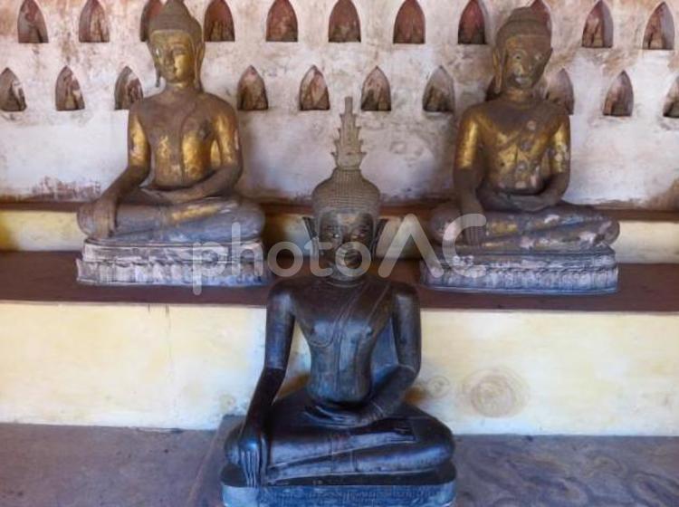 ラオス　ワットシームアンの仏像回廊 仏像,回廊,ラオスの写真素材