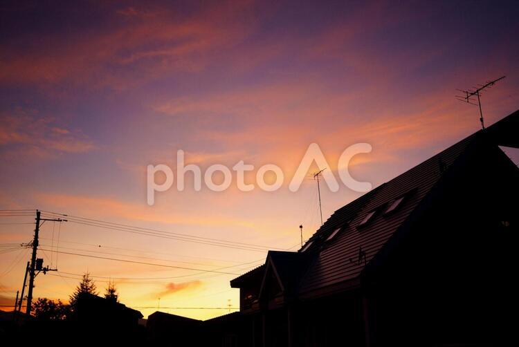 夕暮れと町並み 夕焼け,夕暮れ,空の写真素材