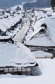 冬の大内宿 大内宿,冬,茅葺屋根の写真素材