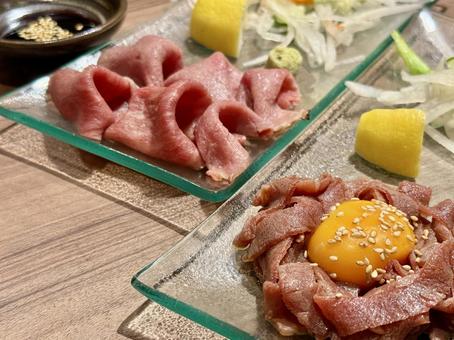 牛刺しとユッケ 牛刺しとユッケの写真