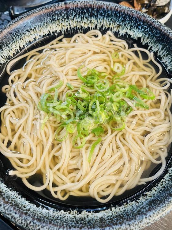 一杯のかけそば 蕎麦,かけそば,スープの写真素材