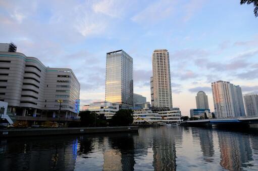 横浜駅付近　夕方の風景 横浜,ビル,空の写真素材