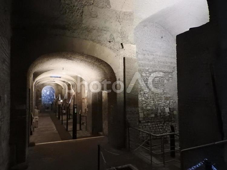 サン・クレメンテ教会地下聖堂 ローマ,イタリア,romaの写真素材