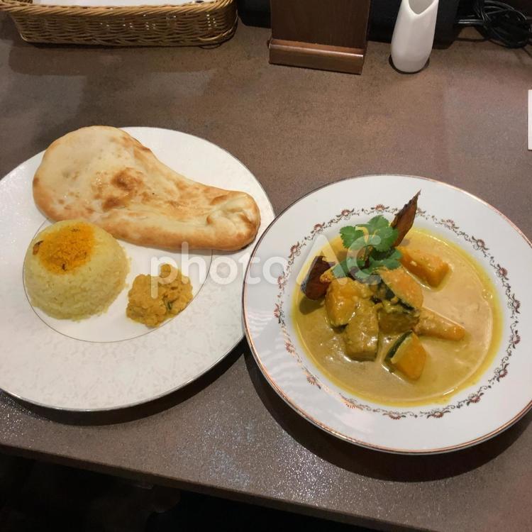 かぼちゃのクリームカレーとナン&ライス かぼちゃ,南瓜,かぼちゃカレーの写真素材