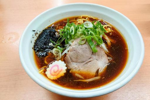 美味しい醤油ラーメン(ピリ辛) 美味しい醤油ラーメン(ピリ辛)の写真