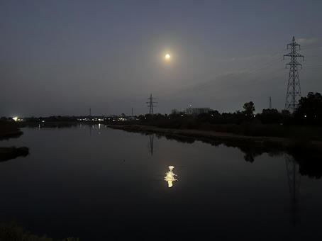 スーパームーン モエレ沼公園,札幌市,北海道の写真素材