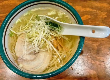 ミニ塩ラーメン ミニ塩ラーメン 食べ物,ラーメン,麺の写真素材