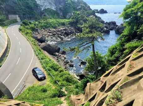 アウトオブトンネル アウトオブトンネル 越前海岸,トンネル,山の写真素材
