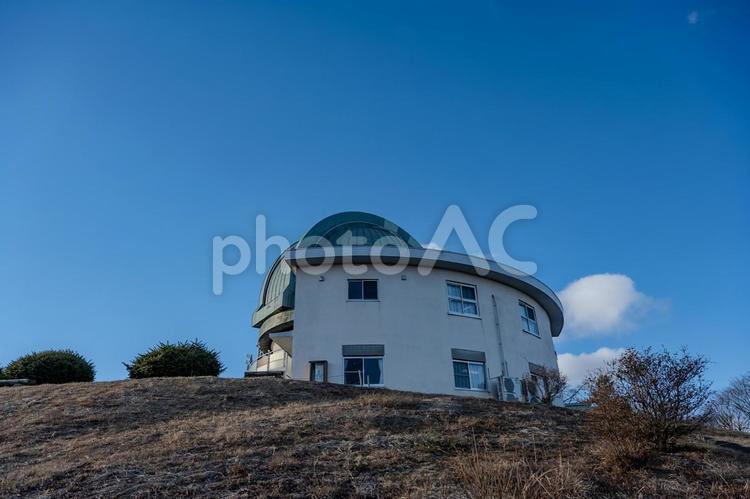 堂平天文台周辺の景色 堂平天文台,堂平観測所ドーム,堂平山の写真素材