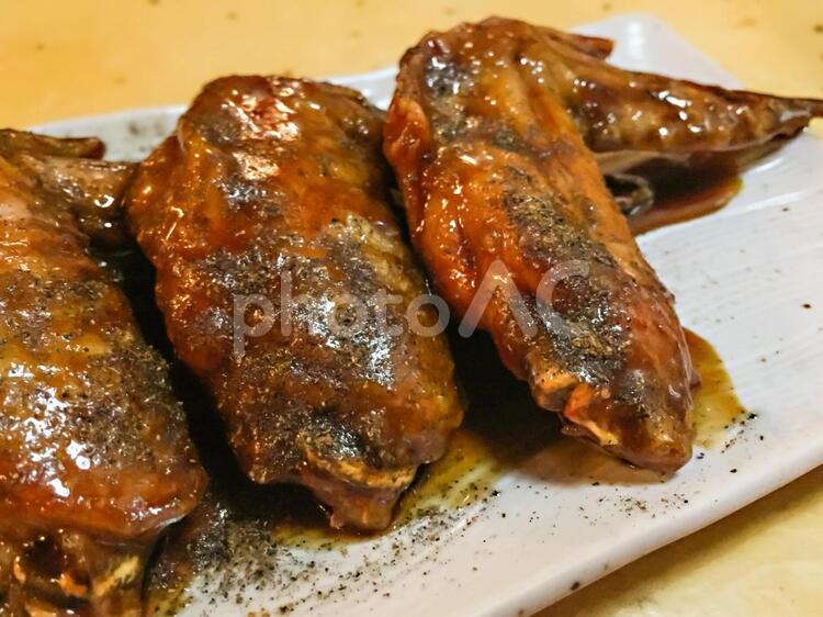 甘辛ダレの手羽先唐揚げ 手羽先,居酒屋,唐揚げの写真素材