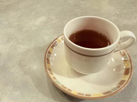 カップに注がれた紅茶 カップに注がれた紅茶の写真