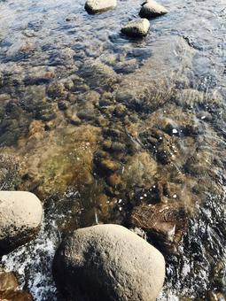 川のせせらぎと丸い石 川,せせらぎ,清流の写真素材