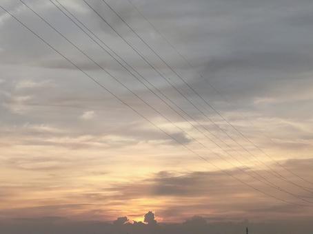 夏の夕焼け 夕焼け,夏,空模様の写真素材