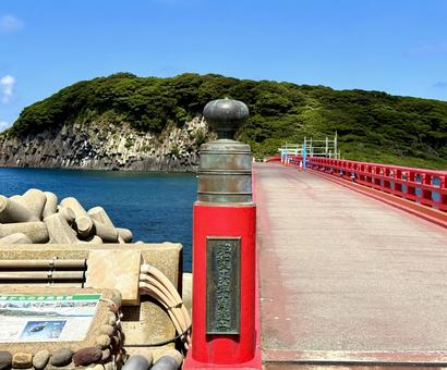 雄島と雄島橋 雄島と雄島橋 雄島橋,東尋坊,海の写真素材