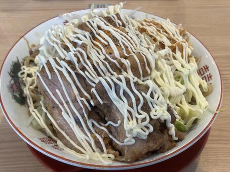 二郎系汁なし もやし,豚骨スープ,豚骨ラーメンの写真素材