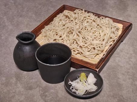 そばセット(ざる・蕎麦徳利・薬味) そばセット(ざる・蕎麦徳利・薬味) 蕎麦,せいろ,ざるの写真素材
