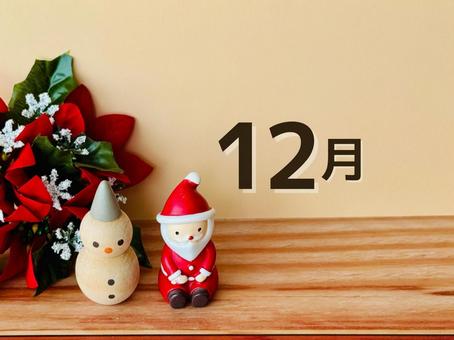 12月(サンタと雪だるまとポインセチア) 12月(サンタと雪だるまとポインセチア) 12月,カレンダー,クリスマスの写真素材
