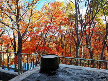 Open-air bath in the autumn leaves Open-air bath in the autumn leaves