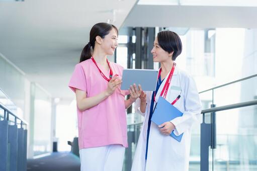 病院で働く女性の医者 病院,医者,医療の写真素材