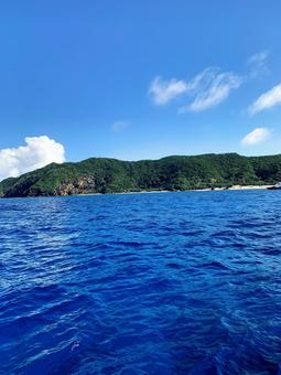 慶良間ブルーの海 慶良間ブルーの海 海,空,島の写真素材