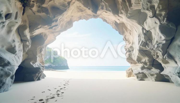 海につながる美しい洞窟 洞窟,海,空の写真素材
