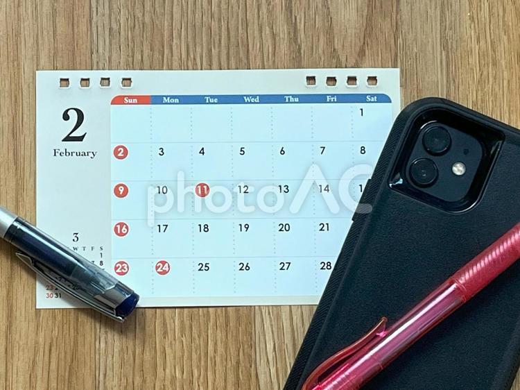 2025年2月のカレンダーとペン ビジネスシーン,カレンダー,2月の写真素材