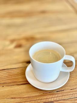 テーブルとコーヒーカップB テーブルとコーヒーカップB コーヒー,カフェ,コーヒーカップの写真素材
