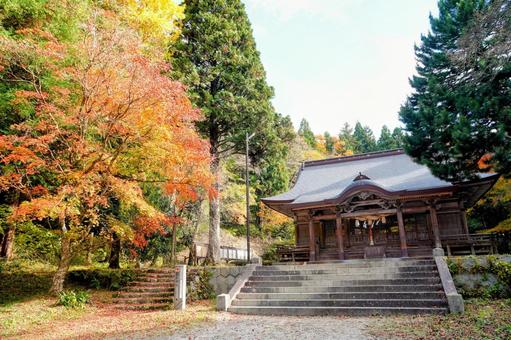 島根・奥出雲の稲田神社と紅葉 島根・奥出雲の稲田神社と紅葉の写真