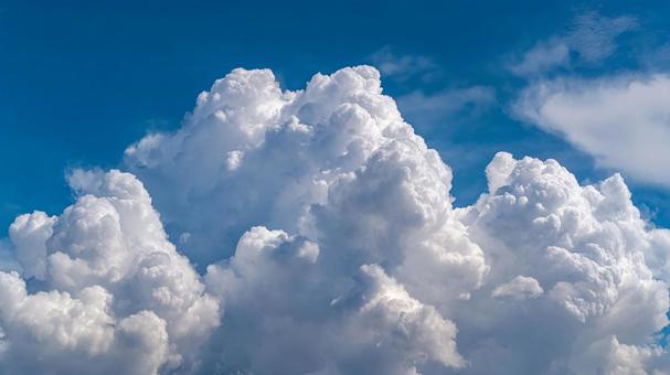 空いっぱいに広がる美しい雲のパノラマ 空いっぱいに広がる美しい雲のパノラマの写真