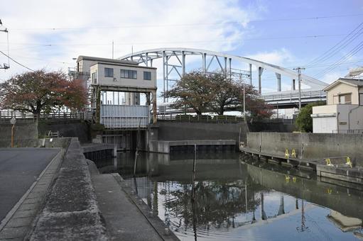 浦安.秋の境川西水門 境川西水門,浦安市,浦安の写真素材